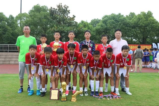 文班31+16马刺负灰熊 乔治31分快船力克开拓者